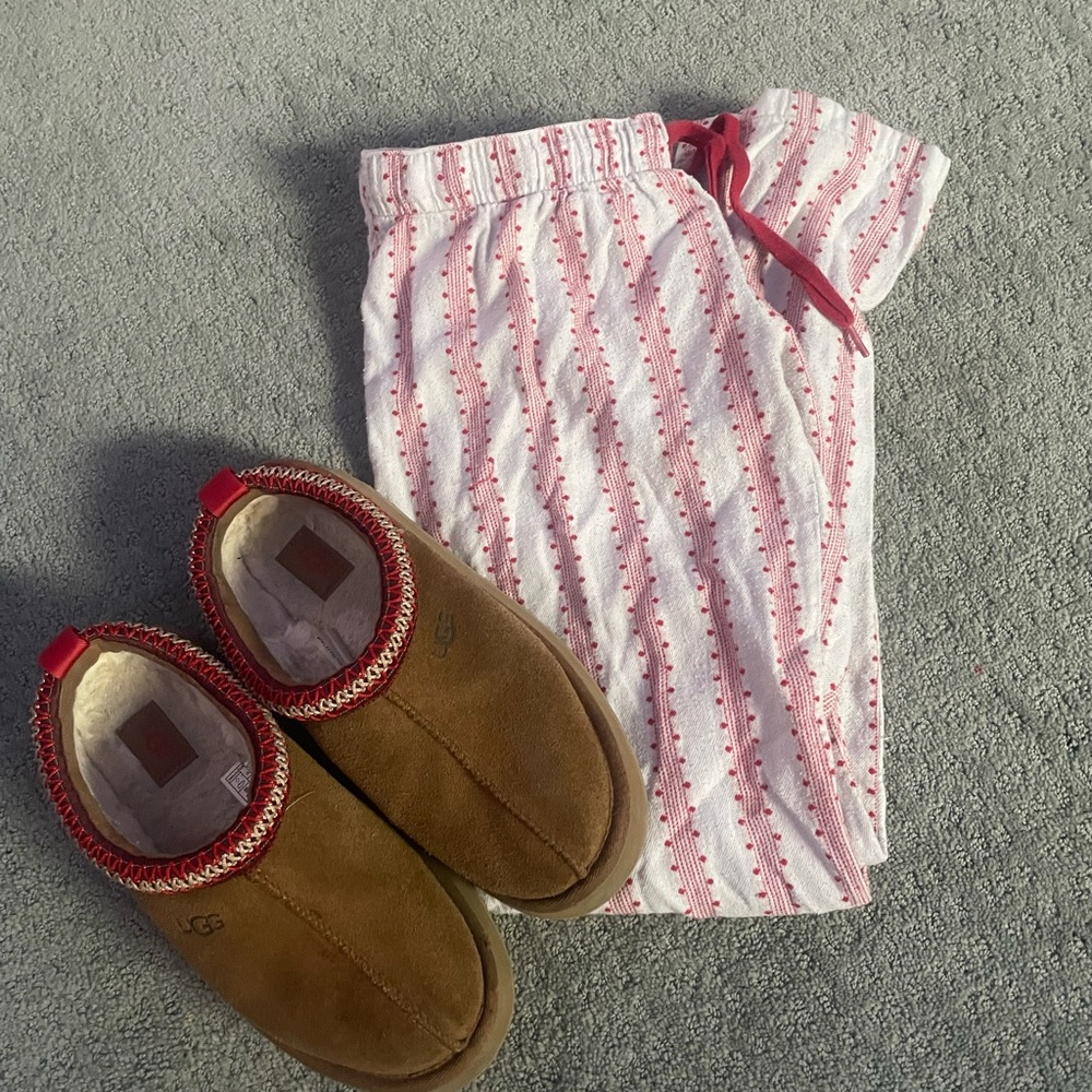 Source Unknown Pink and White Pajama Set